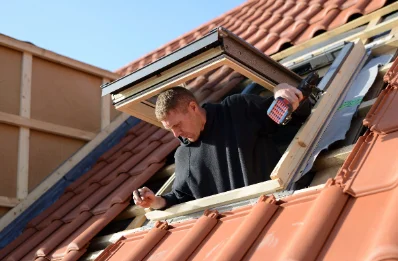 Pose de fenêtres de toit Velux à Servance-Miellin